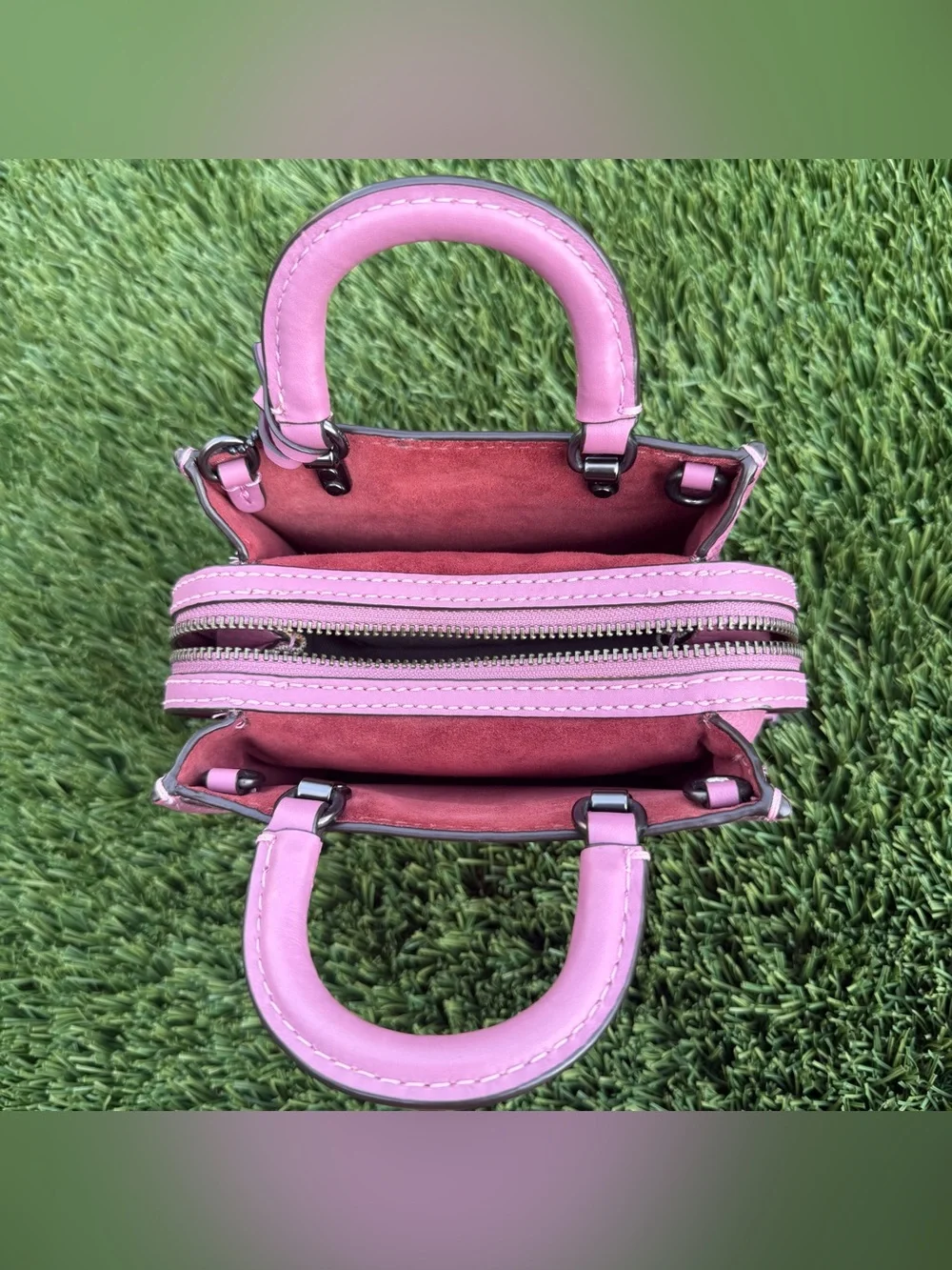 Coach Rogue 17| Glovetanned Pebbled Leather| Primrose w/ Gunmetal Hardware